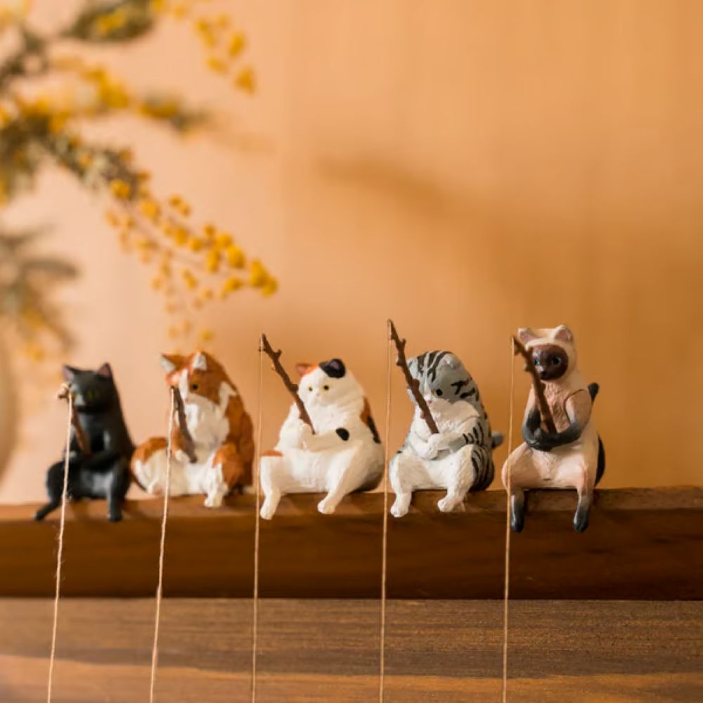 Hand-Painted Mini Cat Desk Figurines - Set of 5 Cute Cartoon Kitty Companions
