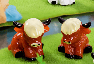 🐂🥚Easter Egg Hunt Alternative: Mini Highland Cow Figurines for Hide & Seek - Adorable Resin Cow Decorations for Party Favors, Easter Basket Stuffers & Home Decor💕