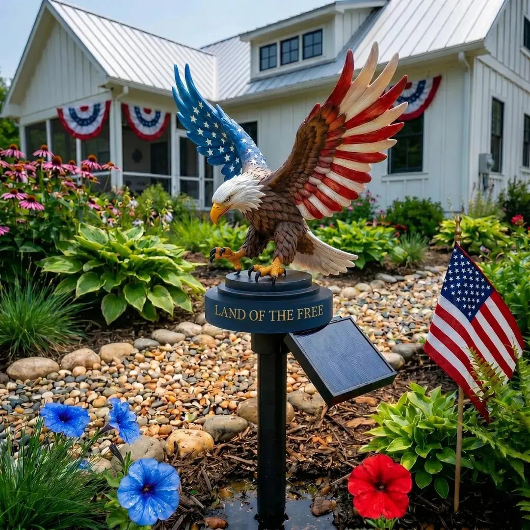 🔥Solar Eagle Garden Light – A Glowing Tribute to American Freedom🔥