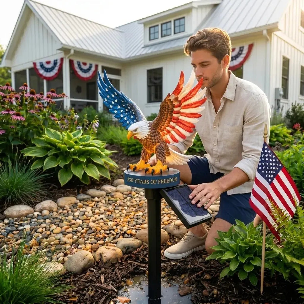 🔥Solar Eagle Garden Light – A Glowing Tribute to American Freedom🔥